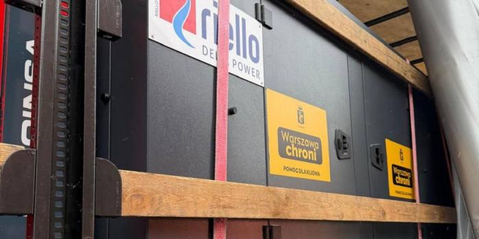 Польша отправляет генераторы в Киев, фото: Виталий Кличко