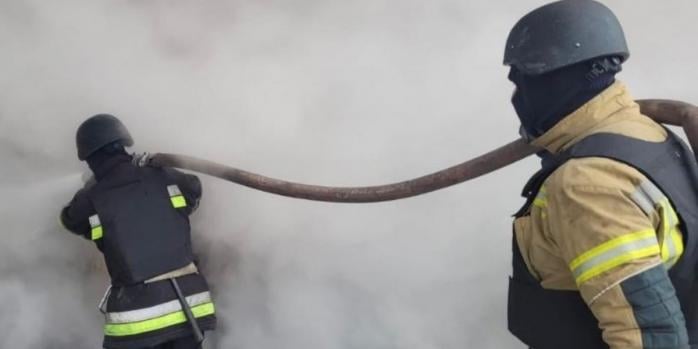 Наслідки російської атаки на Житомирщині, фото: ДСНС