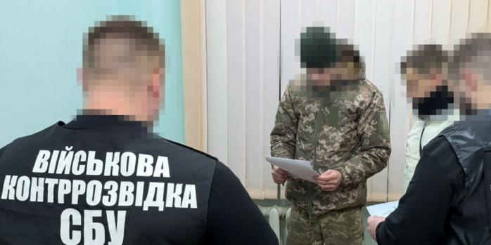 21-річний військовослужбовець &laquo;зливав&raquo; до РФ дані про роботу системи ППО, фото: СБУ