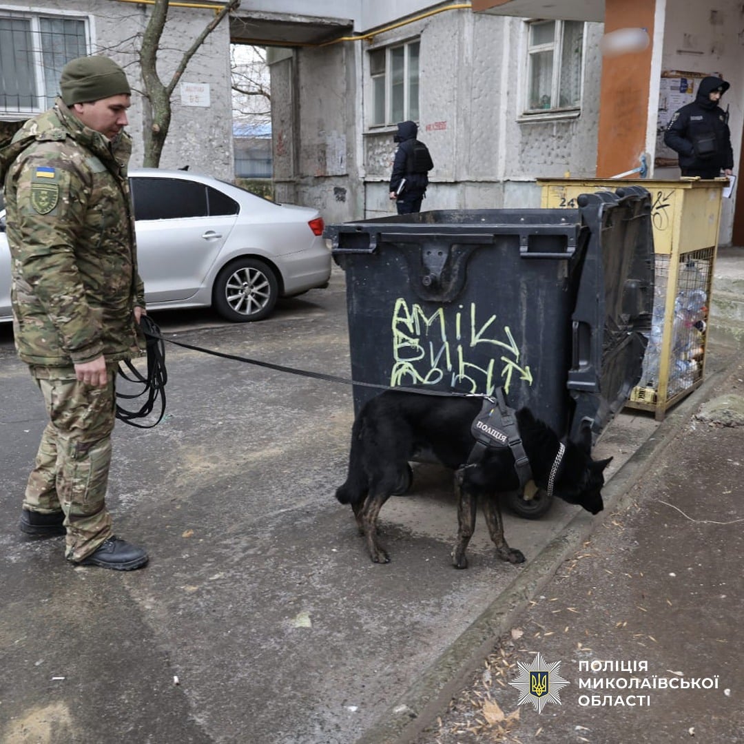Новонароджену дитину знайшли у смітнику в Миколаєві. Фото: поліція
