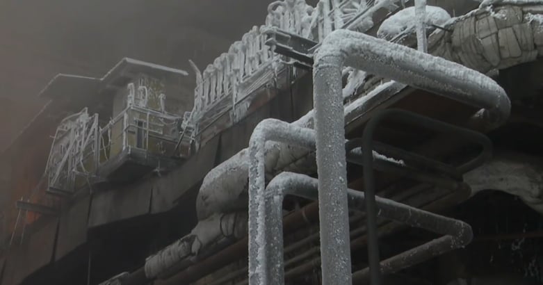 Зруйнована російськими обстрілами українська ТЕС. Скріншот з відео