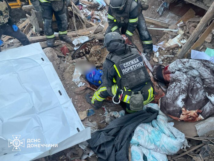 Наслідки російського авіаудару по Слов’янську, фото: ДСНС