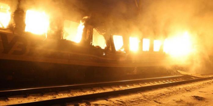 Наслідки російського удару по потягу на Харківщині, фото: поліція Харківщини