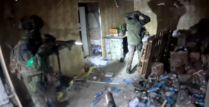 Пленение российских захватчиков, скриншот видео