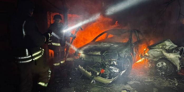 Последствия российской воздушной атаки в Запорожье 28 января, фото: ГСЧС