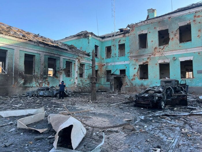 Наслідки російського авіаудару у Білопіллі, фото: ОЄОУ 