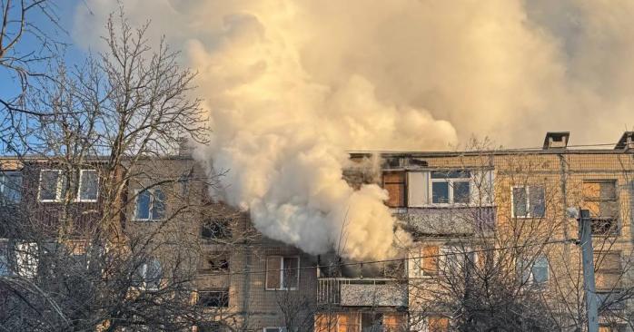 Російський дрон атакував п&rsquo;ятиповерхівку в Харкові, є постраждалі. Фото: 