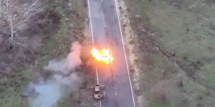 Уничтожение российской военной техники, скриншот видео