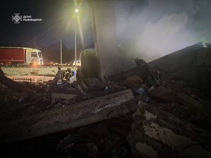 Наслідки вибуху у селі Дуліби, фото: ДСНС Львівщини