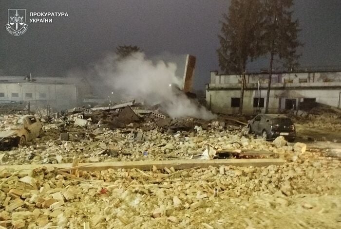 Наслідки вибуху у селі Дуліби, фото: Львівська обласна прокуратура