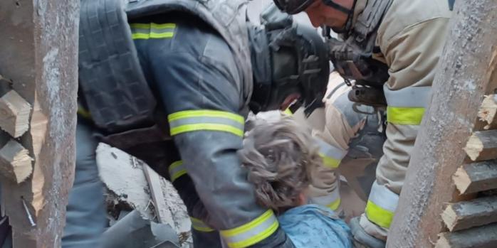 Последствия российского авиаудара по Дружковке, фото: ГСЧС