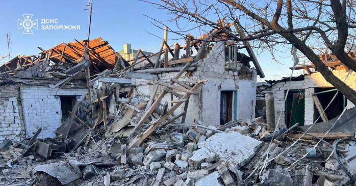 Наслідки атаки на Вільнянськ. Фото: ДСНС