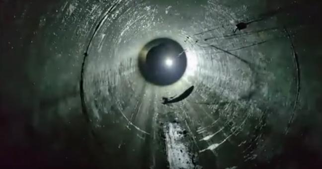 Армия РФ снова хотела пролезть через газовую трубу. Скриншот с видео