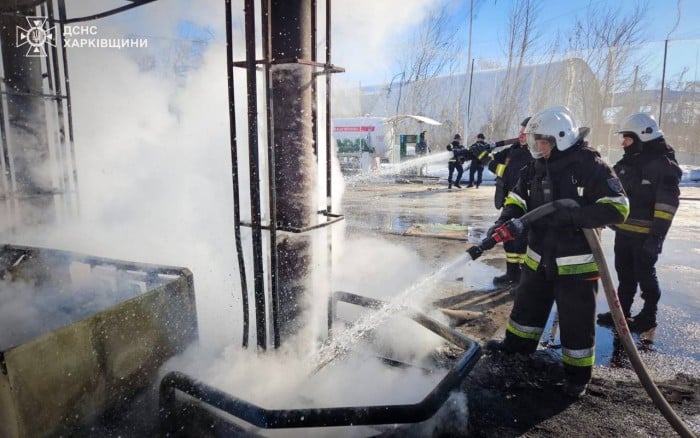 Наслідки атаки російського безпілотника на Харківщині, фото: ДСНС