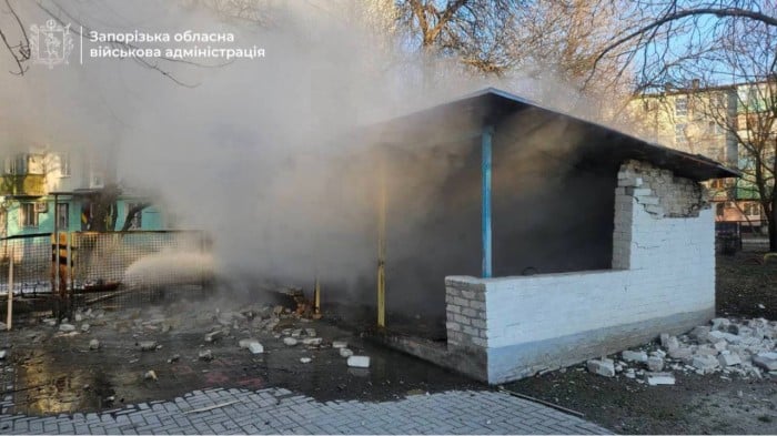 Наслідки російського удару по Запоріжжю, фото: Запорізька ОВА