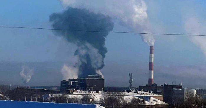 У РФ було атаковано НПЗ та стратегічний оборонний завод. Фото: 