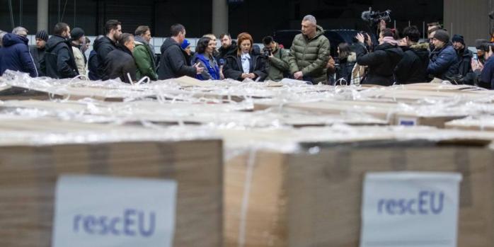 Киев получил новую партию генераторов от ЕС, фото: Виталий Кличко