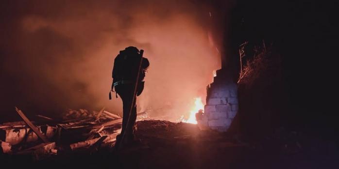 Последствия российской атаки в Запорожье, фото: ГСЧС