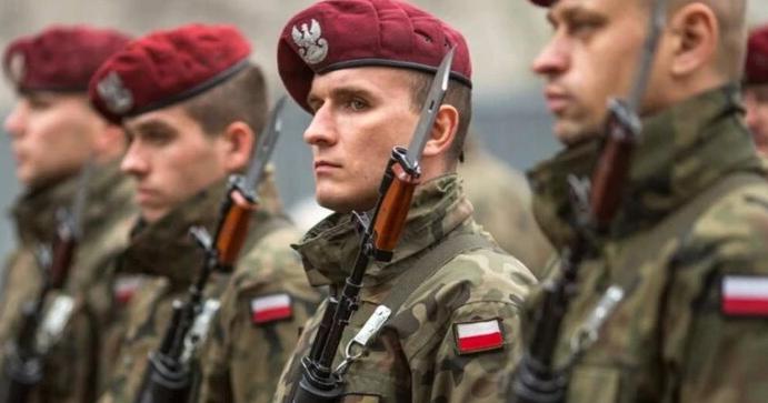 Польша освободила от наказания польских добровольцев, воюющих в ВСУ. Фото: