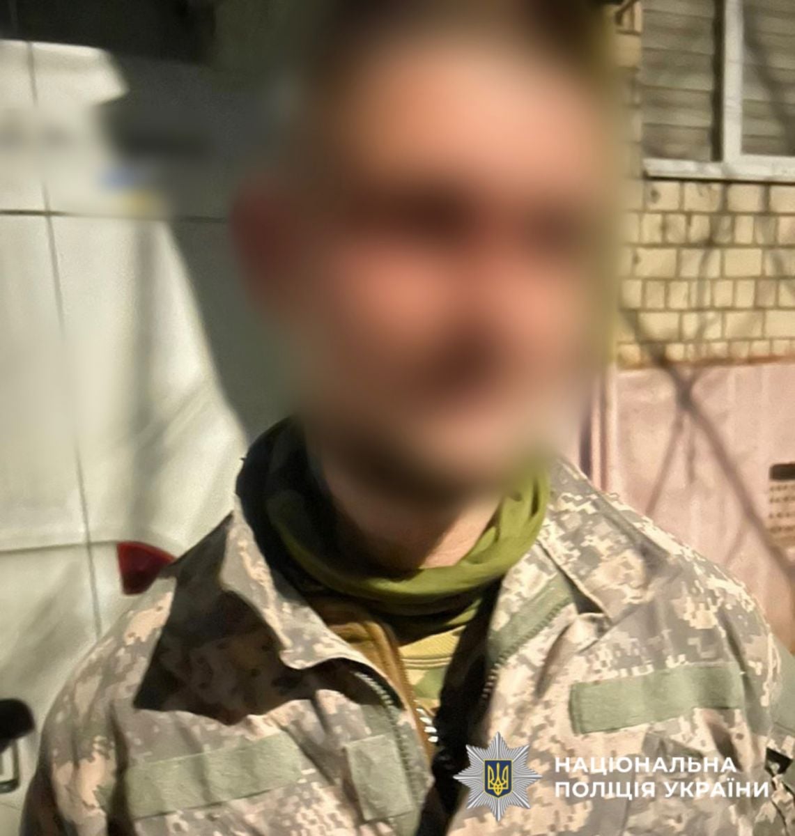 Чоловік підірвав гранату під час конфлікту в Чернівцях, є поранені. Фото: НПУ