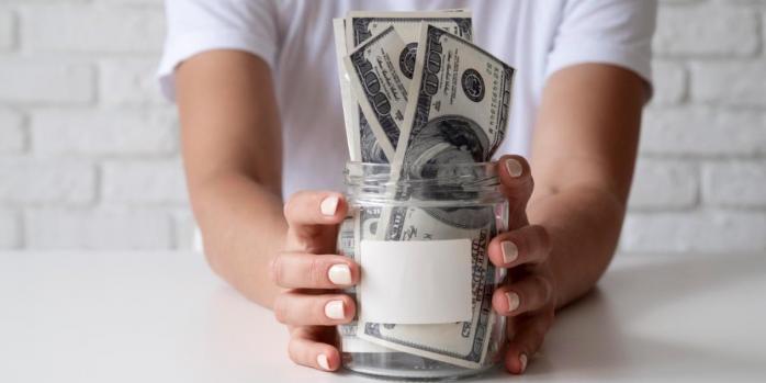 Кредиты для пенсионеров будет выдавать &laquo;Укрпочта&raquo;, фото: Moneytimes.Ru