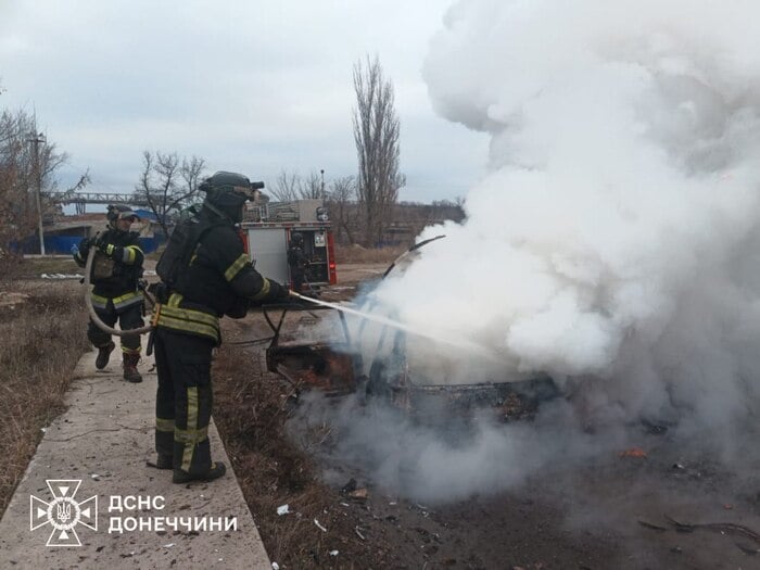Наслідки удару російського дрона у Миколаївці, фото: ДСНС