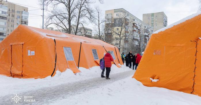 В Киеве возобновили теплоснабжение во всех 2 тыс. 600 домах, которые были без тепла с 12 февраля. Фото: ГСЧС