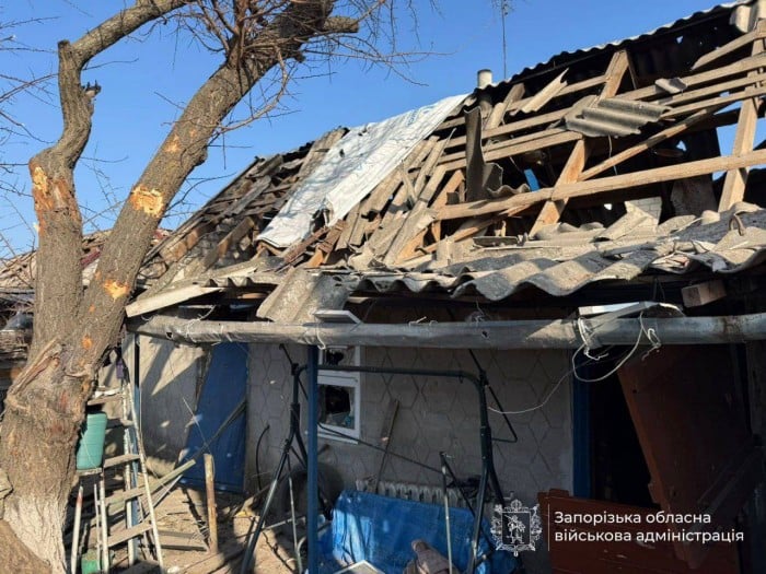 Наслідки російських обстрілів Запоріжжя, фото: Запорізька ОВА