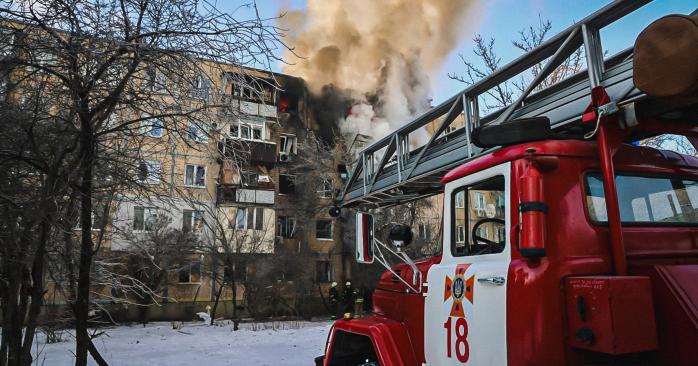 РФ ударила Харьков баллистикой, есть разрушения. Фото: ГСЧС