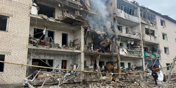 Наслідки російського авіаудару на Запоріжжі, фото: ДСНС