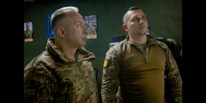 Олександр Сирський (ліворуч), фото: Головнокомандувач ЗС України / CinC AF of Ukraine