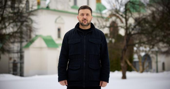 Володимир Зеленський записав звернення у четверту річницю повномасштабного вторгнення РФ. Фото: ОП