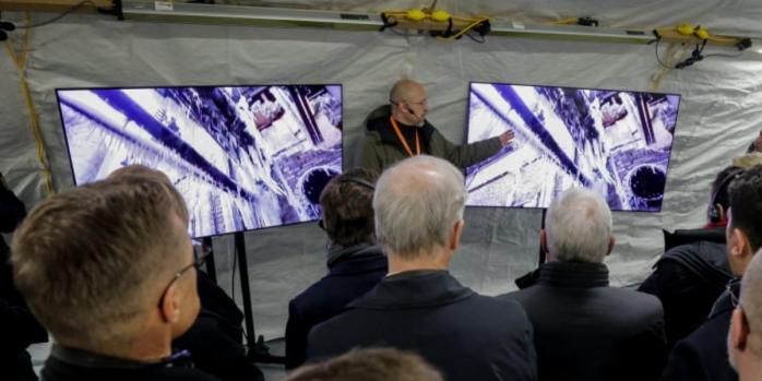 Партери України відвідали одну з пошкоджених російськими обстрілами ТЕЦ, фото: Денис Шмигаль