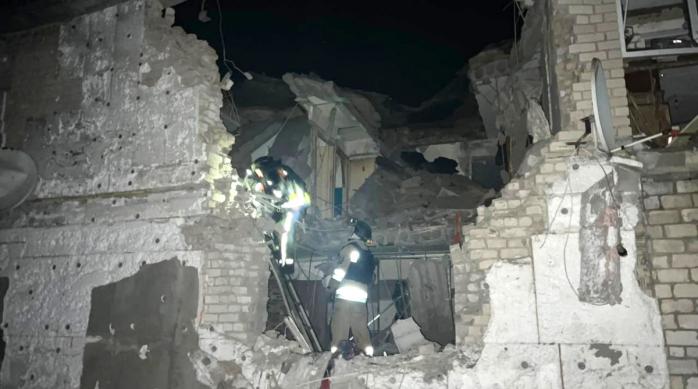 Наслідки російських авіаударів по селі Запорізького районі, фото: ДСНС