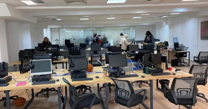 Кол-центри на понад 1 тис. 500 робочих місць викрили на Дніпропетровщині. Фото: 