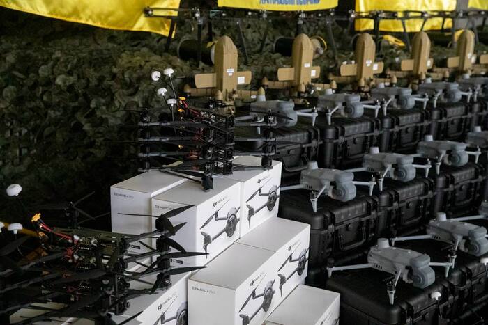 Громада Києва передала захисникам України низку дронів, фото: Віталій Кличко