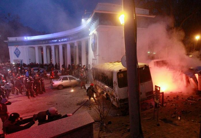 В Киеве в результате столкновений госпитализированы более 40 активистов и 60 милиционеров