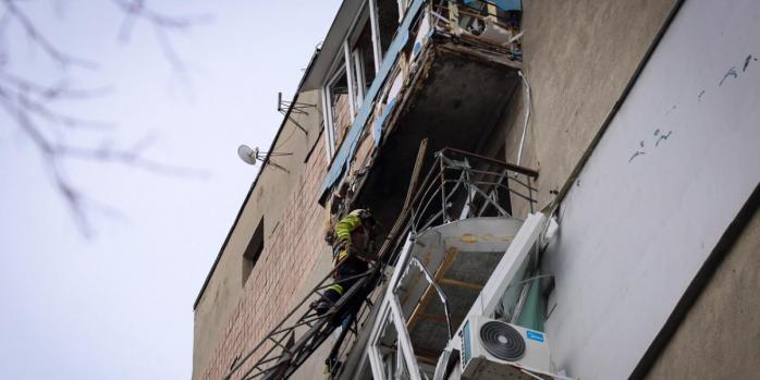 Последствия попадания российского дрона, фото: ГСЧС