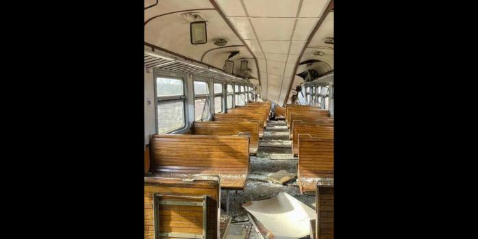 Последствия удара русского дрона по поезду в Днепропетровской области, фото: Днепропетровская ОВА