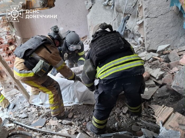 Наслідки російського авіаудару по Дружківці, фото: ДСНС