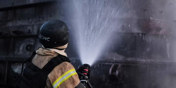 Последствия российских обстрелов Днепропетровщины, фото: ГСЧС