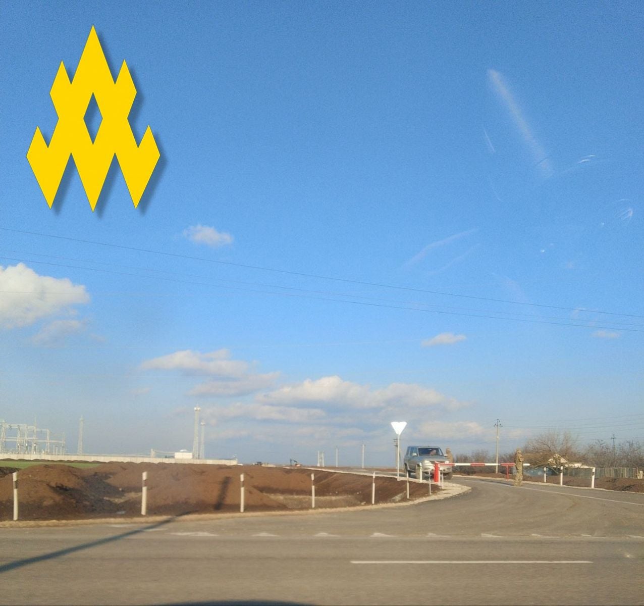 Армія РФ посилила охорону нової електропідстанції в окупованому Генічеську. Фото: АТЕШ