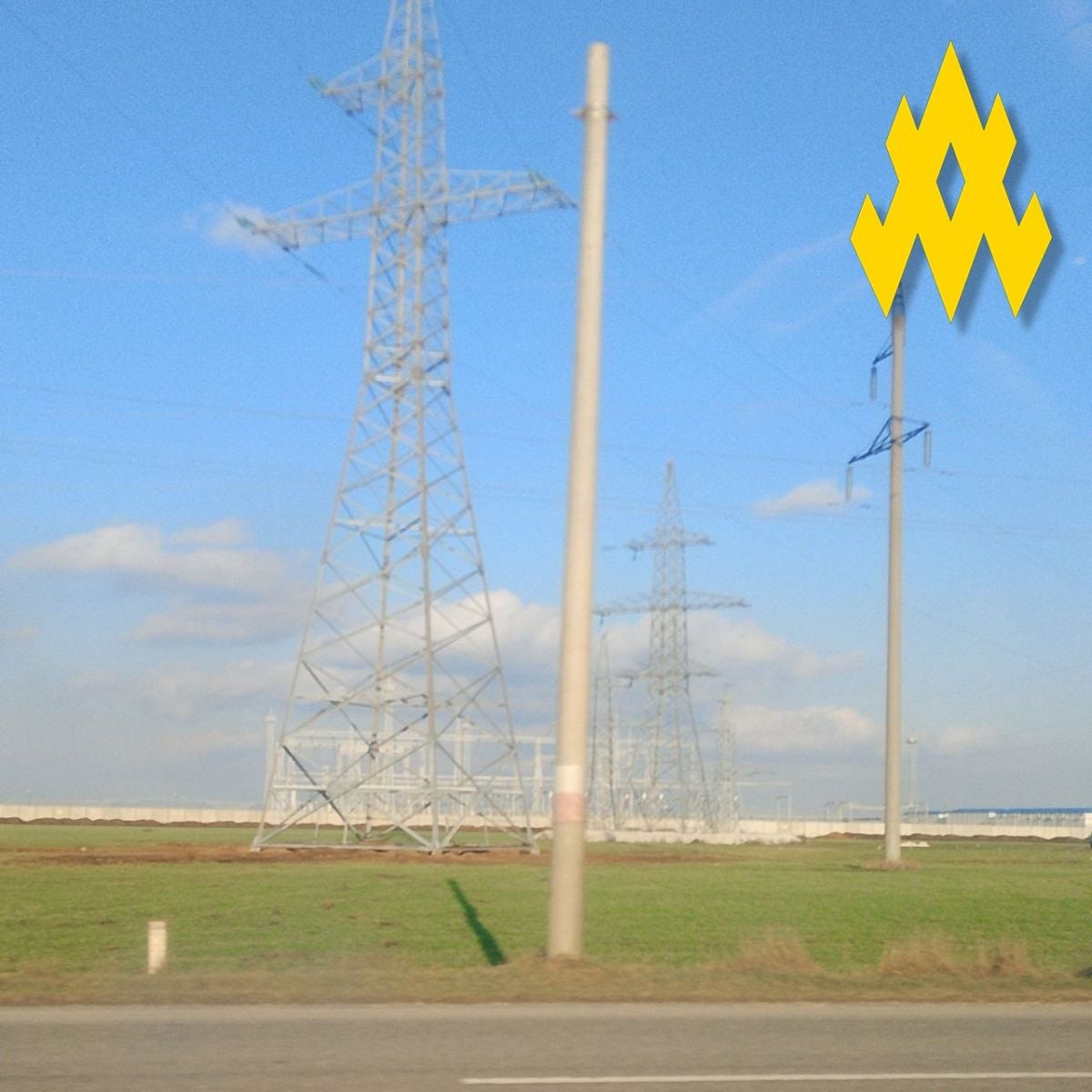 Армія РФ посилила охорону нової електропідстанції в окупованому Генічеську. Фото: АТЕШ