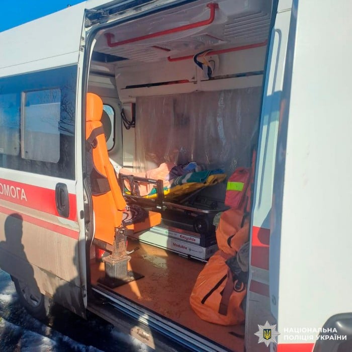 Поліцейські вдруге евакуювали дитину з інвалідністю з небезпечної території, фото: поліція Харківщини