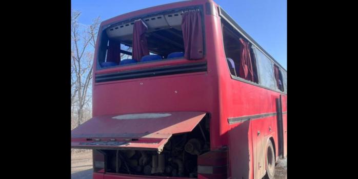 Рашисти атакували рейсовий автобус на Харківщині, фото: Офіс генпрокурора
