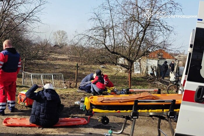 Наслідки російського обстрілу Дніпропетровщини, фото: ДСНС