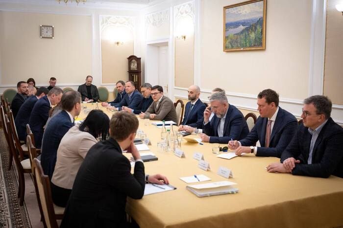 Юлія Свириденко зустрілася з представниками мереж АЗС, фото: t.me/svyrydenkoy