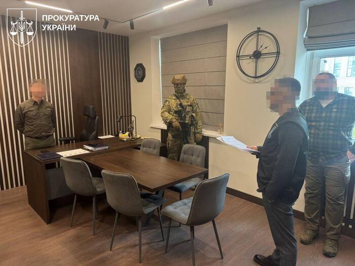 Двох посадовців СБУ викрили на хабарях, фото: Офіс генпрокурора
