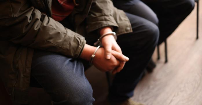 Мужчина ранил ножом полицейского и сотрудника ТЦК в Николаеве. Фото: полиция