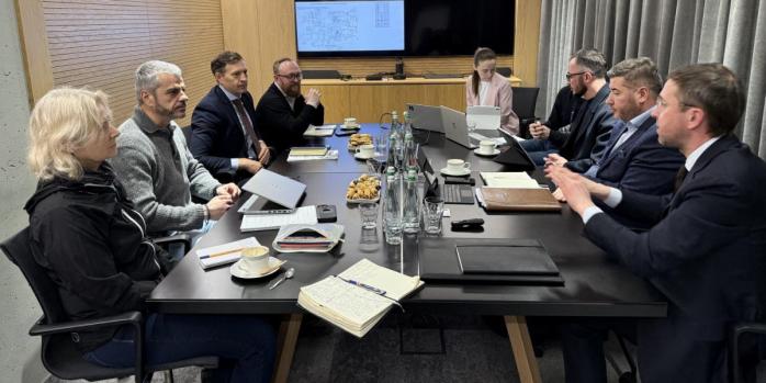 Зустріч з технічною робочою групою щодо відбудови &laquo;Дружби&raquo;, фото: Сергій Корецький